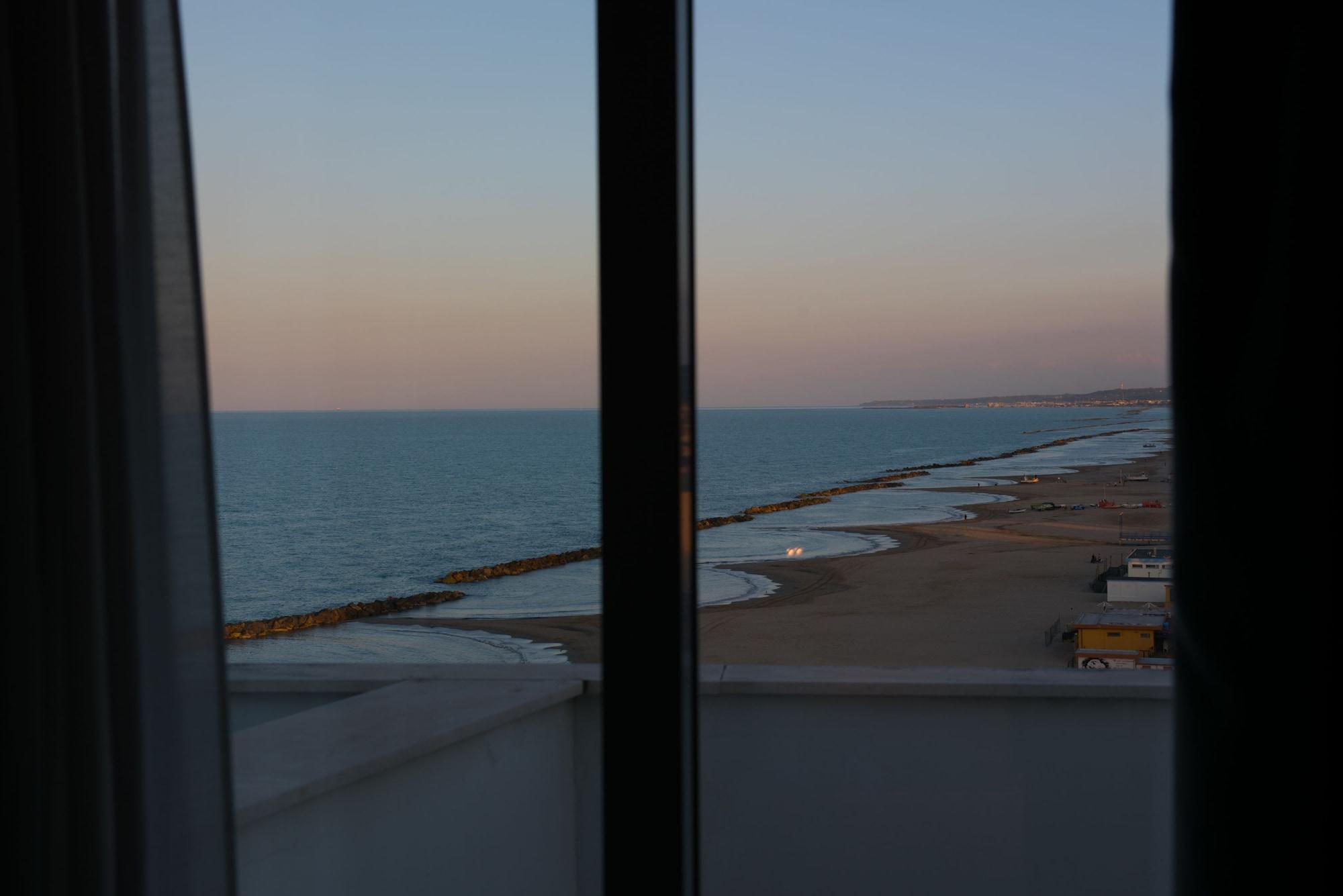 Sea Lion Hotel Montesilvano Marina Esterno foto